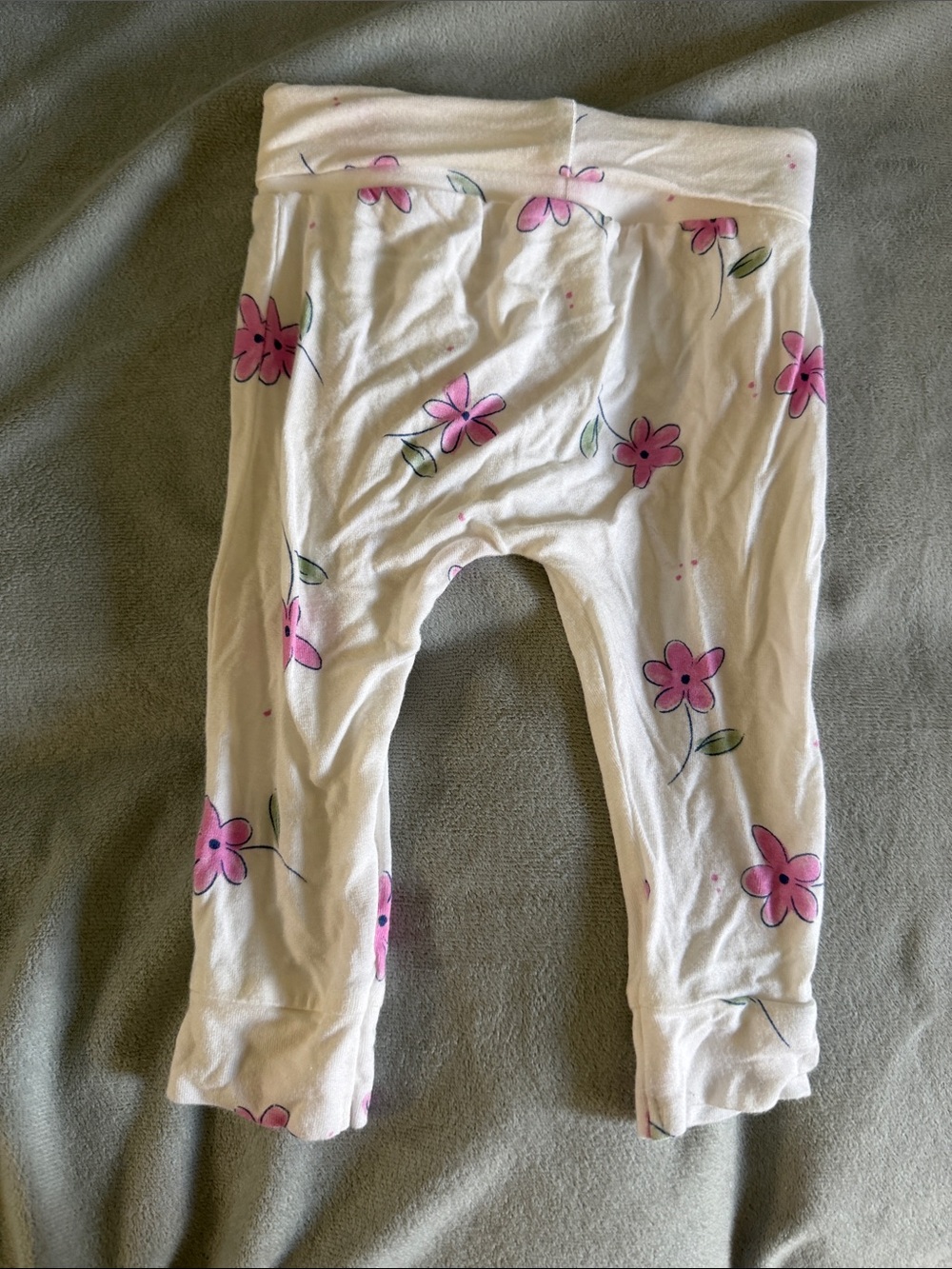 Carter's White outfit with Pink Floral Print - Picture 6 of 7